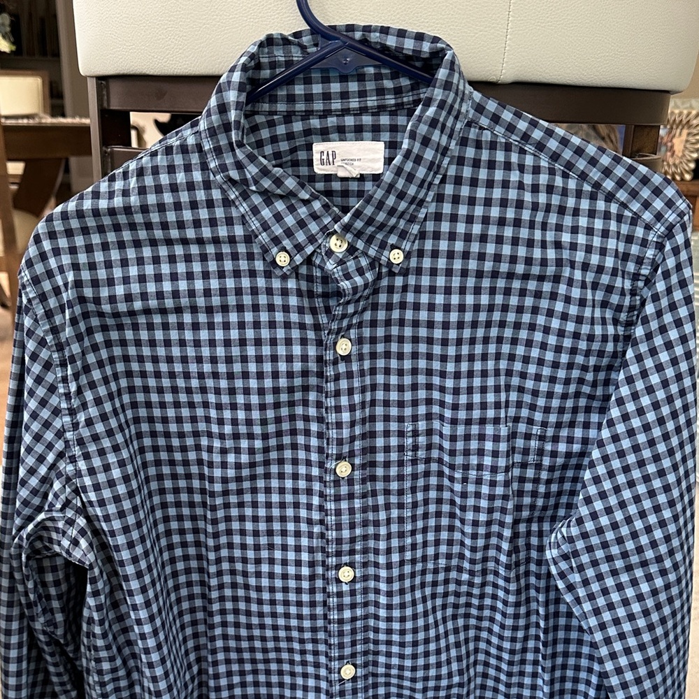 GAP Men's Navy and Light Blue Plaid Shirt